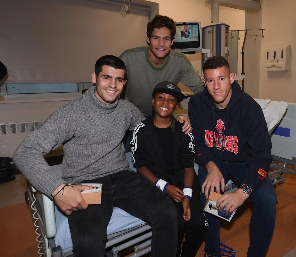  Alvaro Morata, Marcos Alonso and Ross Barkley seemed like they enjoyed their hospital trip