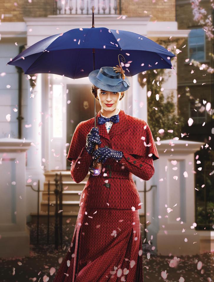  Add pokla dot accessories to your outfit just like Mary Poppins