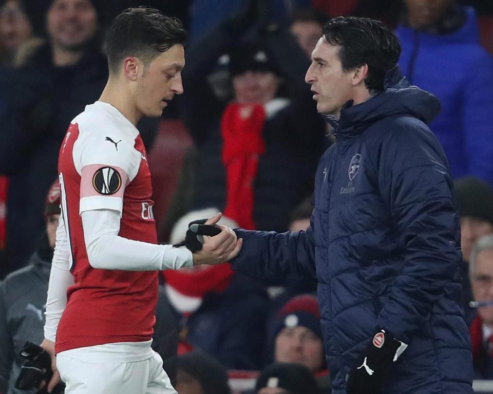  He signed a new £350,000-a-week contract in January under Arsene Wenger but Unai Emery is showing less love