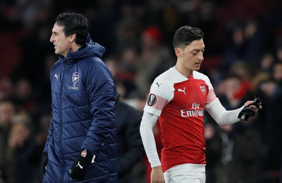  Unai Emery has lost all trust with Mesut Ozil to play to his instruction