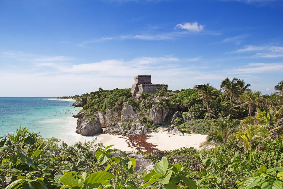  Explore the nature of Tulum through glamping and bike rides