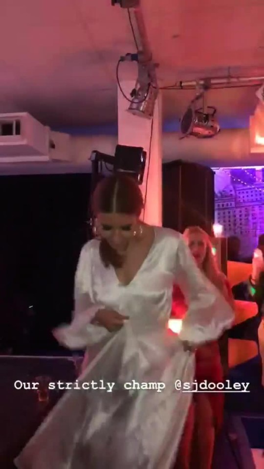 She hit the dancefloor again at the show’s wrap party