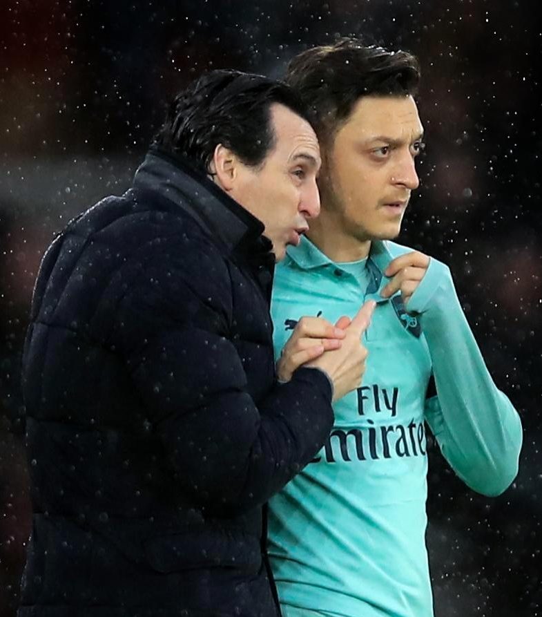  Unai Emery has left Ozil out of his team on numerous occasions this season