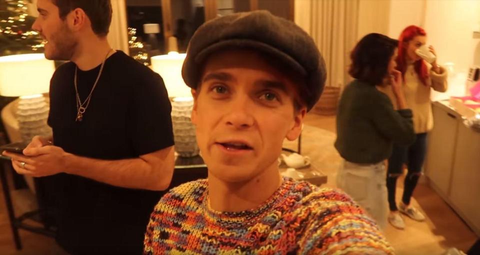  Joe and Dianne spent time with Zoe Sugg and her boyfriend Alfie Deyes during their luxury stay