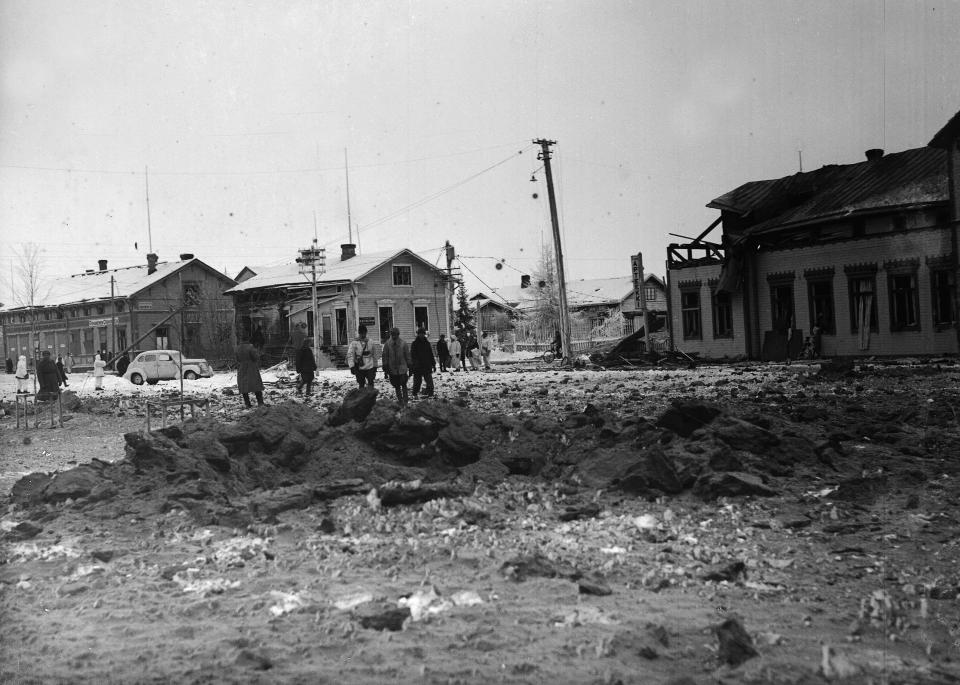  Roviniemi after the German troops had left; the town was in ruin with rubble everywhere