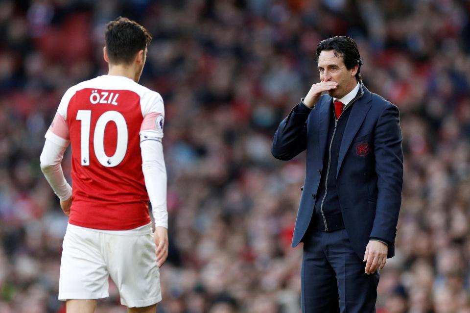  Unai Emery has remained quiet on Mesut Ozil's future