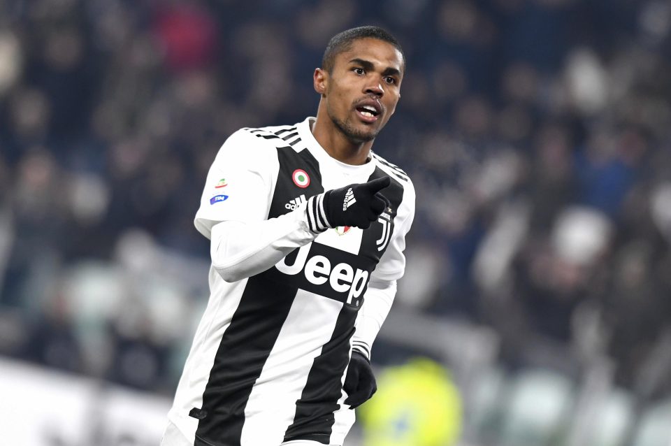  Man United have reportedly made a £54m bid for Douglas Costa