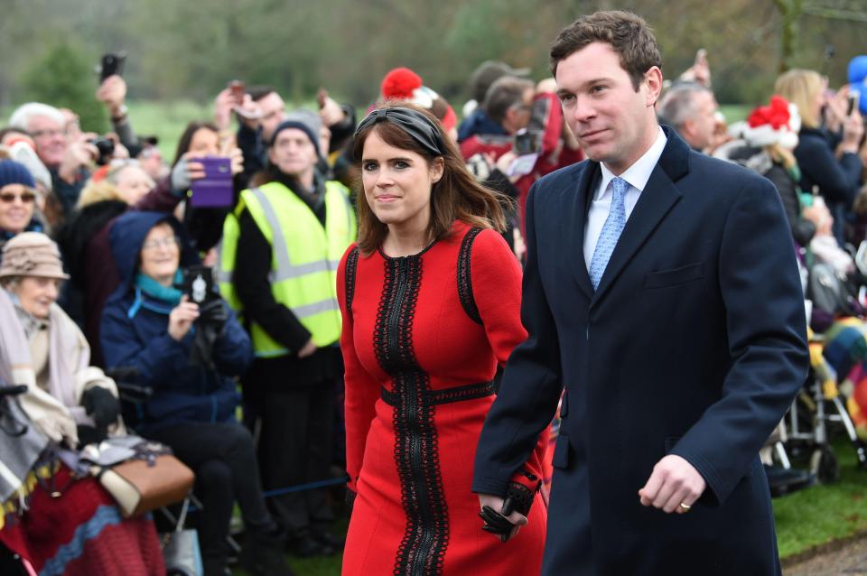  Newlyweds Princess Eugenie and Jack Brooksbank smile at well-wishers