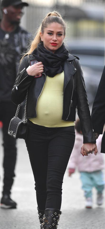  Maria Salaues showed off her baby bump prior to Manchester United's clash with Huddersfield