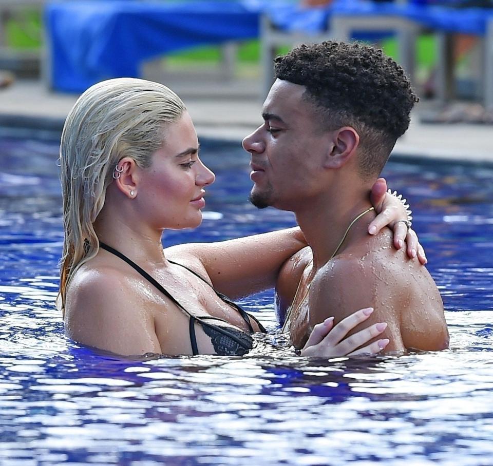  Megan and Wes looked loved up during their Mauritius getaway