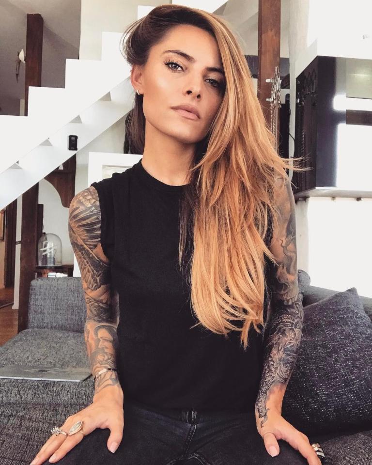  Thomalla has been seen frolicking with Karius in Miami Beach, Florida