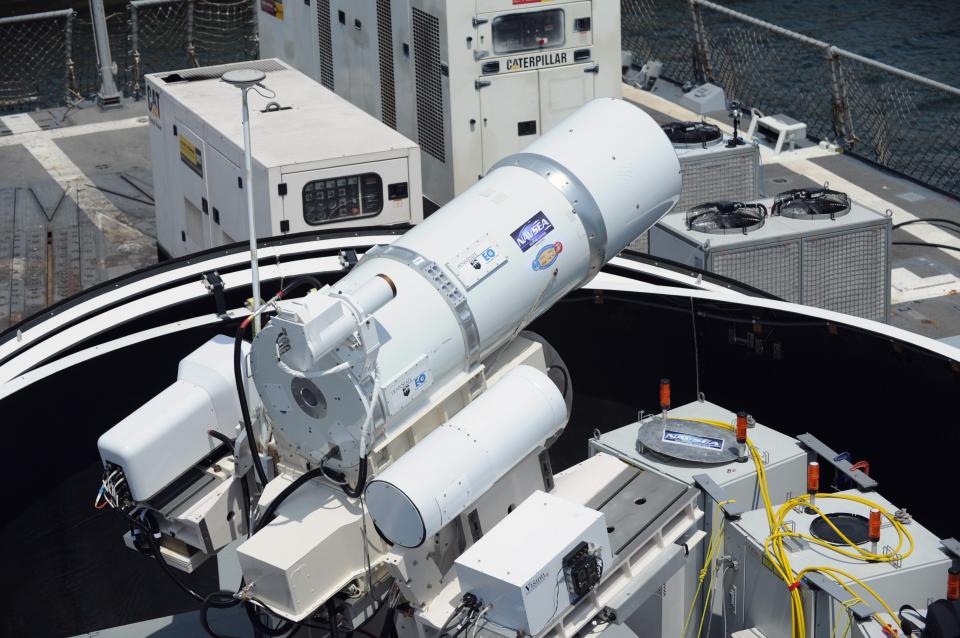  The Americans are also using lasers in the military, as seen in the installation of the the Laser Weapon System (LaWS)