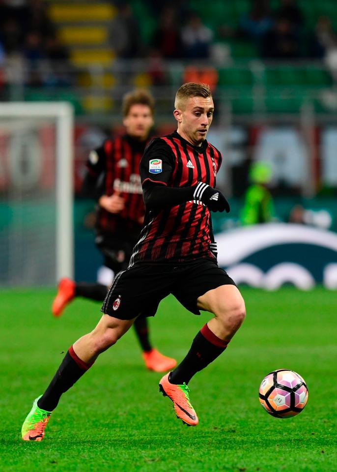  Spanish winger Deulofeu enjoyed a short loan spell at Milan at the end of the 2016/17 season