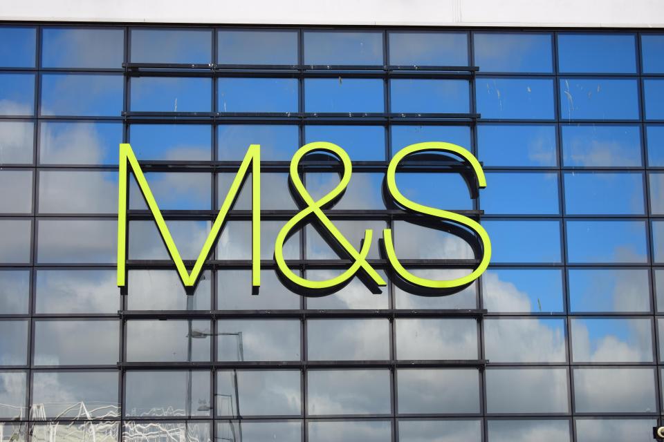  Marks & Spencer will start selling loose fruit and vegetables to reduce single-use plastic