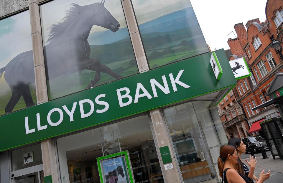  Lloyds Banking Group has come under fire for introducing new complicated overdraft rules ahead of a watchdog crackdown next year