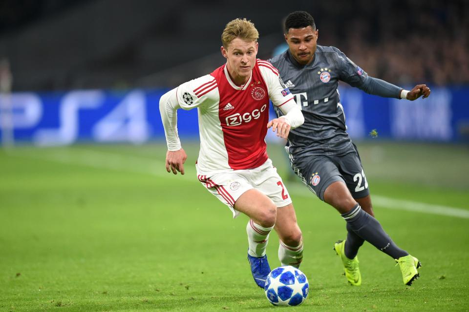  Frenkie de Jong is set to join Barcelona