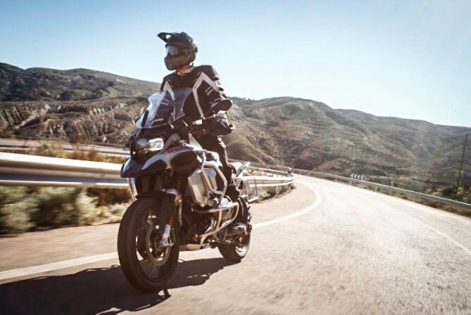  The new GS Adventure boasts a Shift Cam motor as well as more power and torque