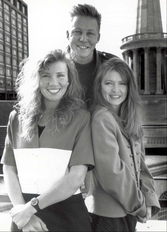  Dianne pictured with Simon Mayo and fellow Radio 1 co-host Caron Keating, who also died young from cancer in 2004