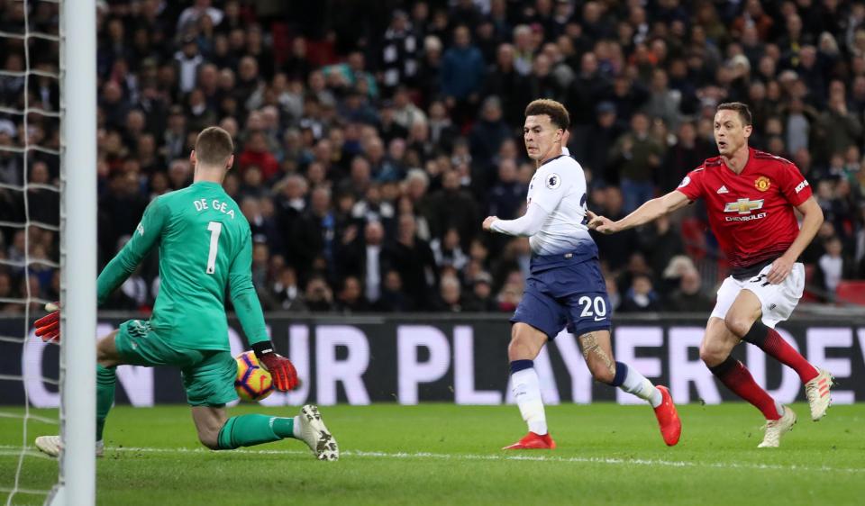  Arguably Spurs' best chance came for Alli but he fluffed his lines