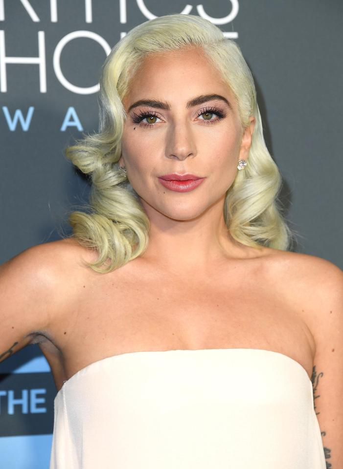  Lady Gaga's dad has been asked to cater the post-Oscars Vanity Fair party