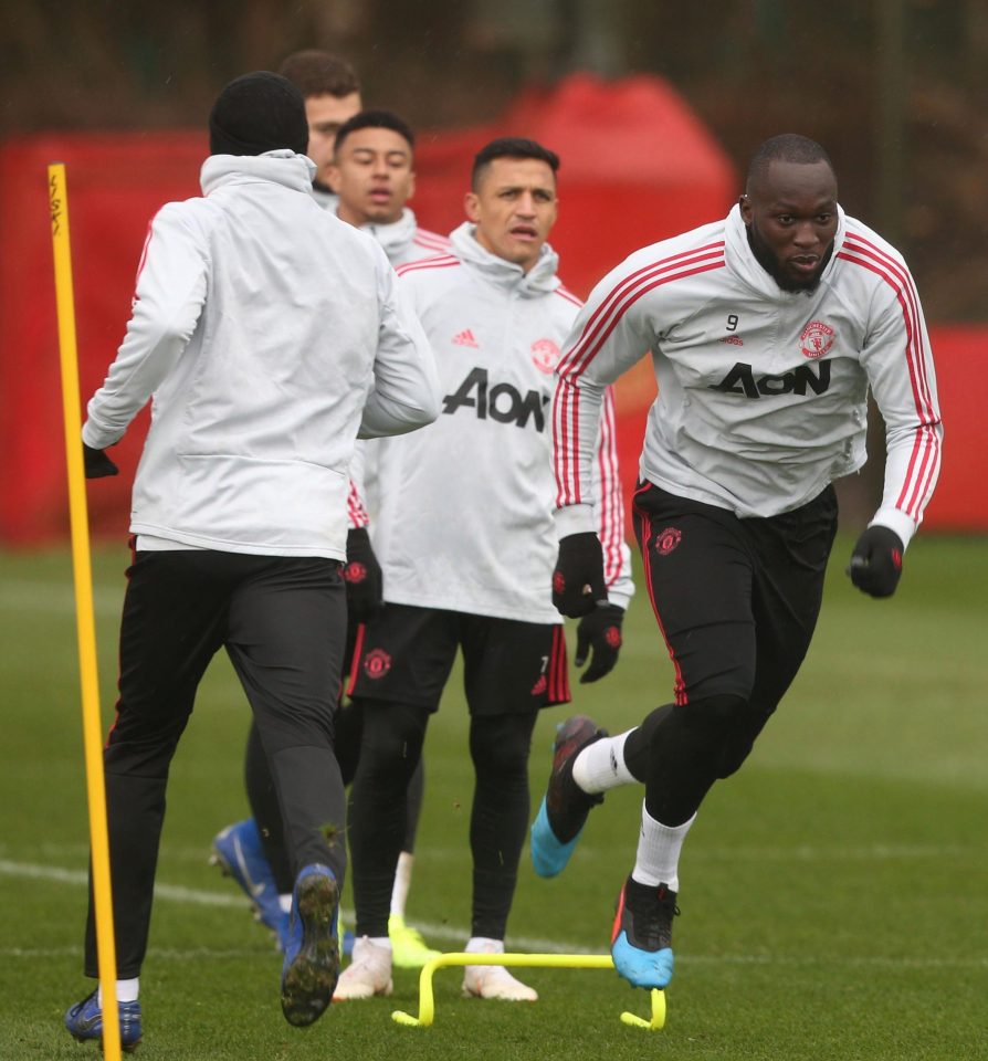  Romelu Lukaku and Alexis Sanchez worked up a sweat at the training ground