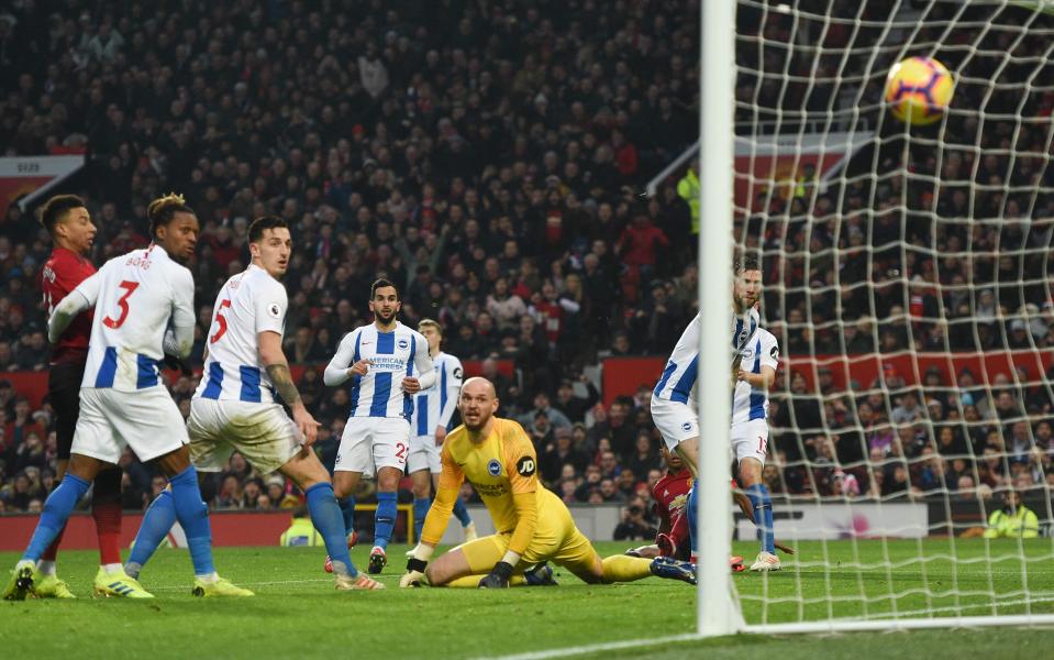  Marcus Rashford curled in a brilliant second for Man Utd just before the break