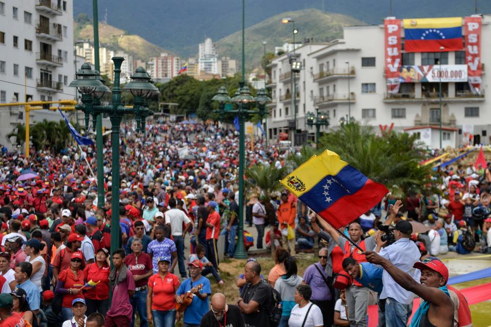  Tens of thousands of protesters answered Guaidó’s call to the streets