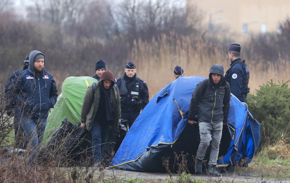 Calais cops force migrants to move their tents