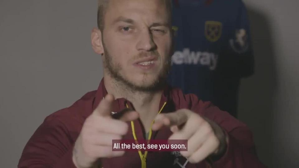  Mark Arnautovic has signed a new deal at West Ham ending speculation of a move to China