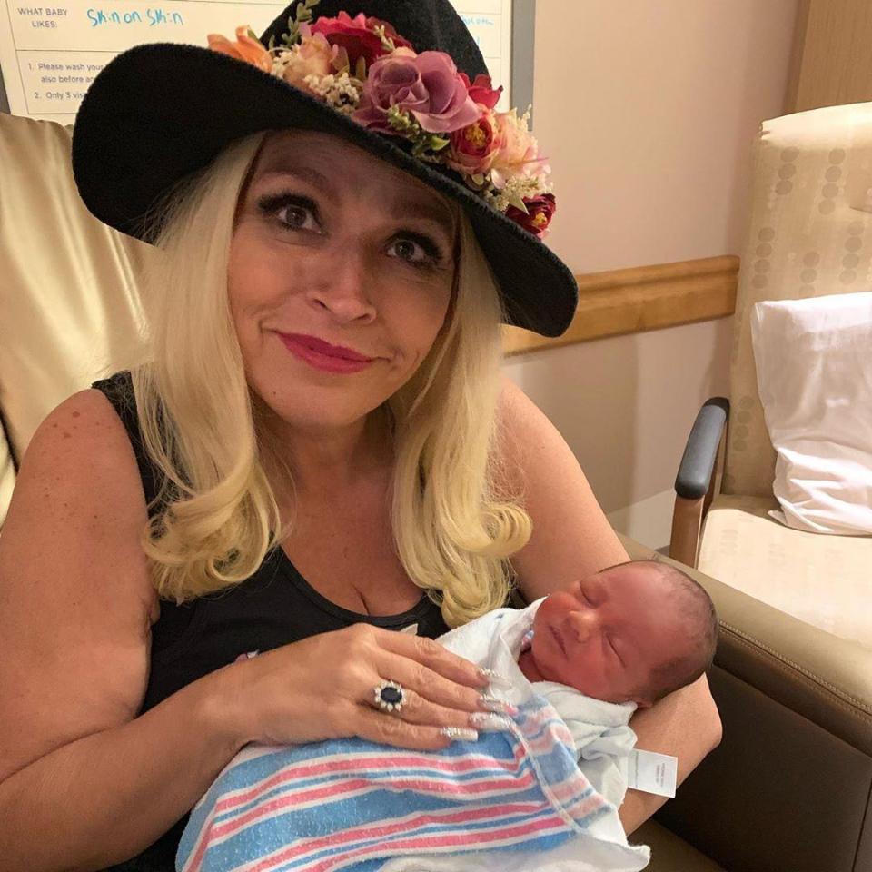  Beth Chapman, Duane's wife, meets her great grandson for the first time