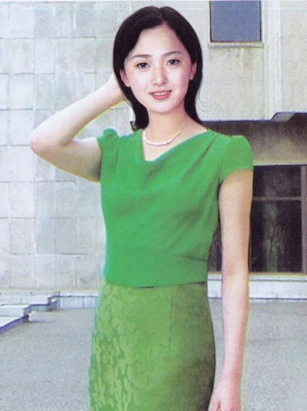  The catalogues show the latest North Korean fashions