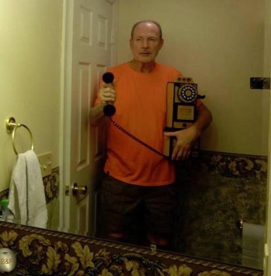  This man has taken a phone-mirror selfie parody with a nod to the good old days