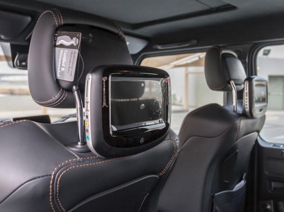  TV screens are built into the headrests for rear passengers