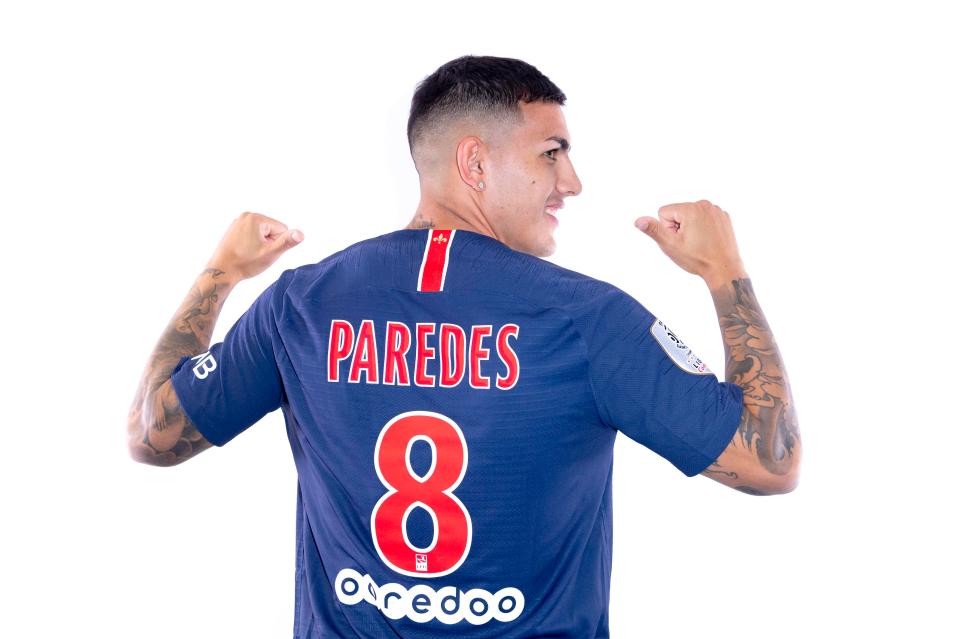  Leandro Paredes has been unveiled in a PSG shirt