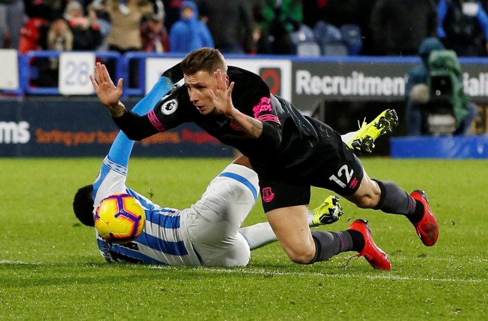  Lucas Digne was sent off for a foul on Adama Diakhaby in the second half