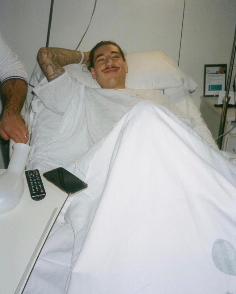  Hector Bellerin has posted a positive update after his ACL surgery