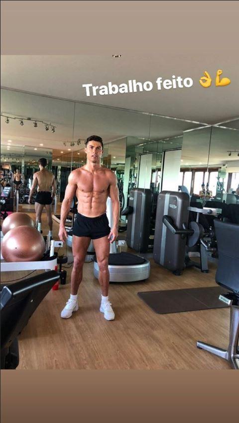  Cristiano Ronaldo has been hitting the gym on holiday