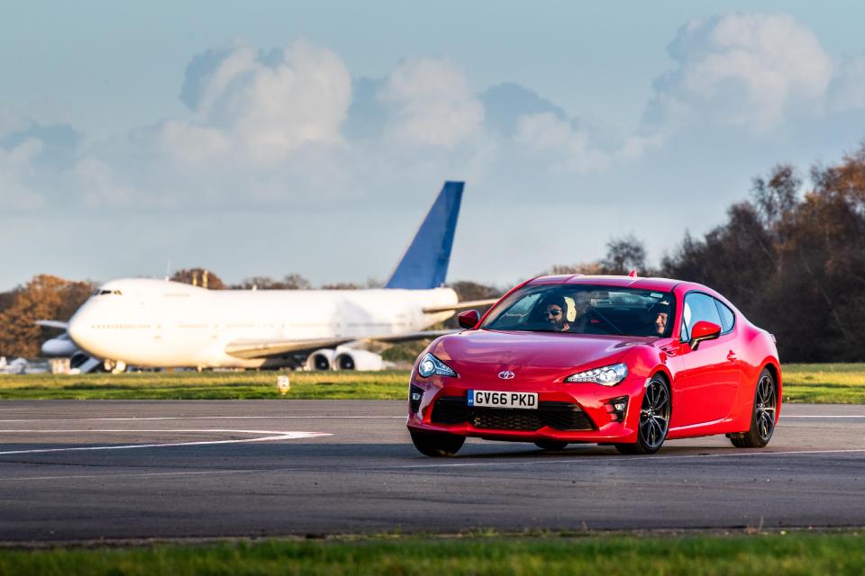  The blind doctor drove the same model used in the Top Gear segment