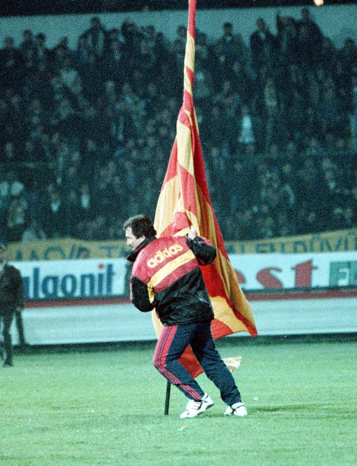  Graeme Souness plants a Galatasaray flag into the centre circle at fierce rivals Fenerbahce