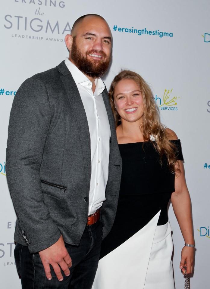  Ronda Rousey's husband Travis Browne has revealed the disgusting leftovers from his ankle and foot operation