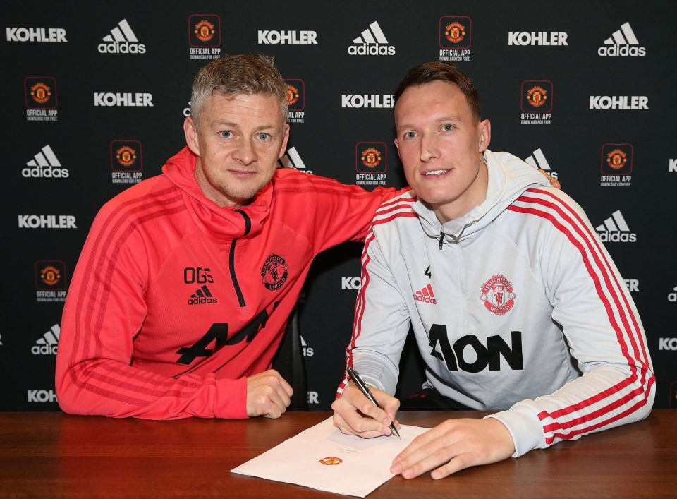  Phil Jones has signed a new contract at Manchester United