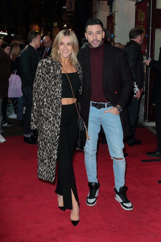  Giovanni Pernice and girlfriend Ashley Roberts also made their own red carper debut