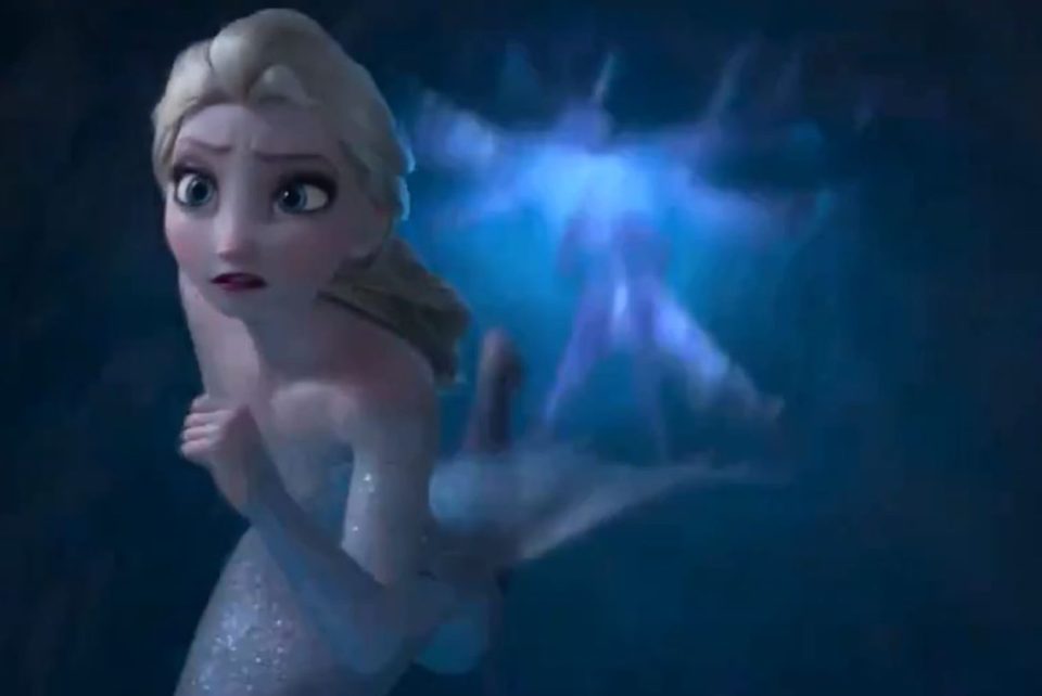  Queen Elsa is in trouble