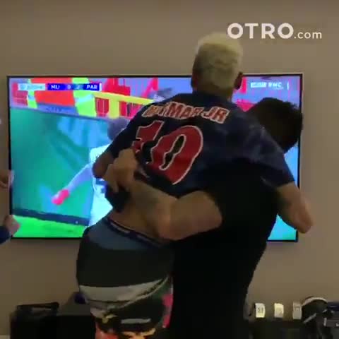  Neymar has been criticised in the past for not caring about PSG but the evidence from the video suggests otherwise