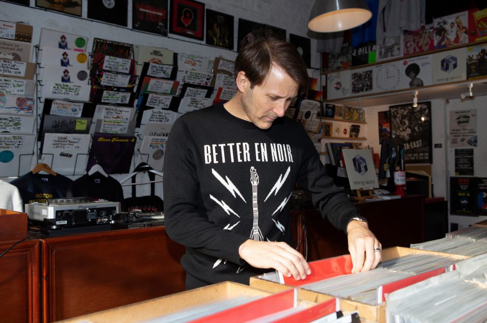  Music-mad Mendieta has 5,000 vinyl LPs in his record collection