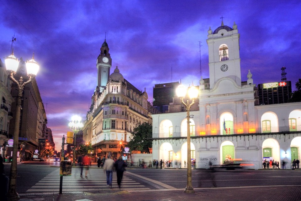  The virbant Plaza de Mayo in Buenos Aires