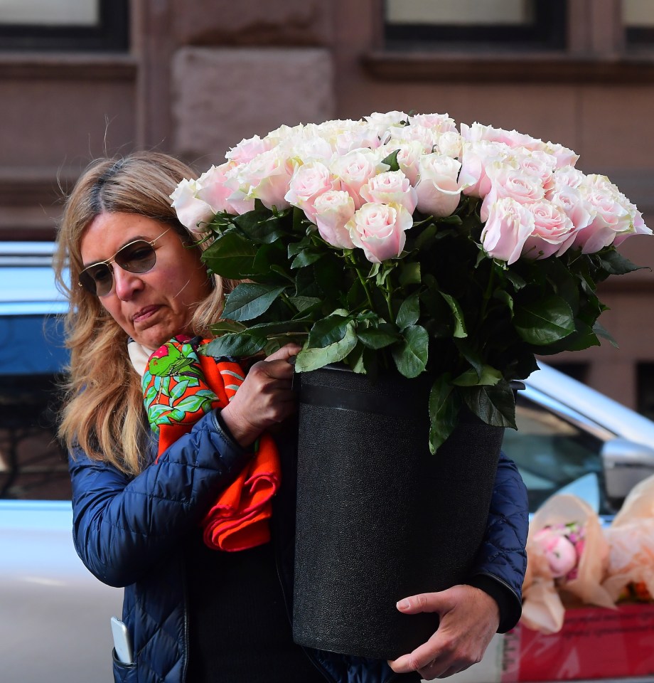  The guests of the baby shower did flower arranging at the event, with bunches being donated to charity