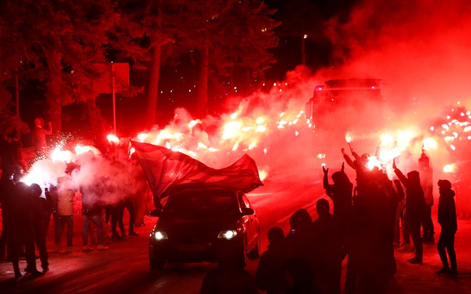  A stunning fire-based guard of honour welcomed Zenit St Petersburg for their game against Fenerbahce last night