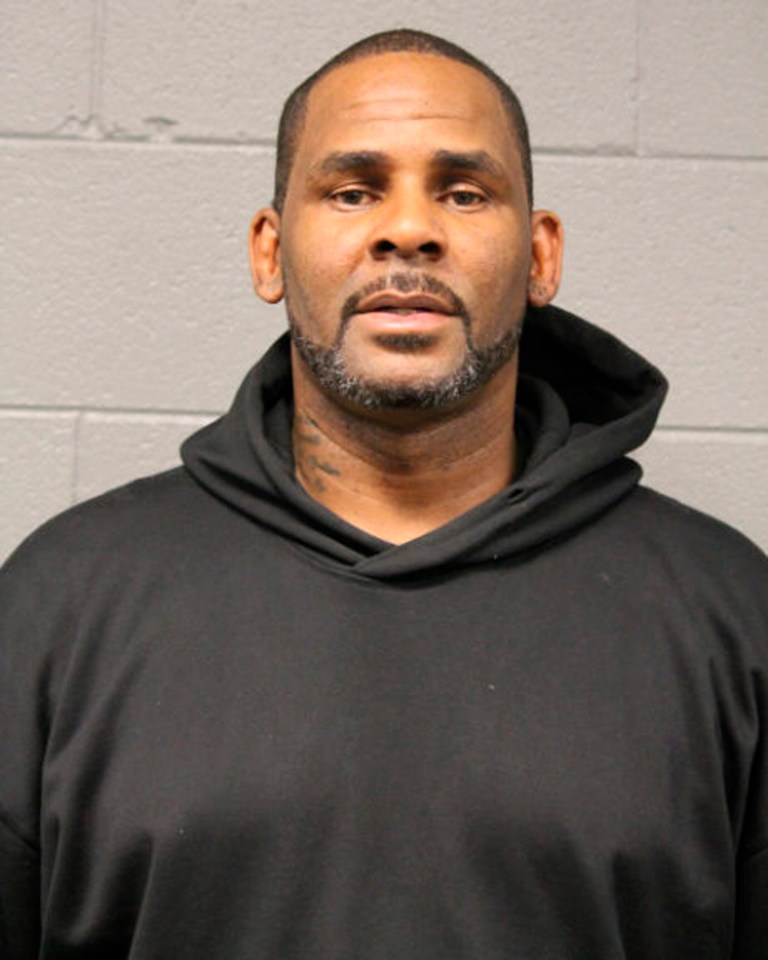 R Kelly paid his $100,000 (£77,000) bail as he waits for his trial over aggravated sexual abuse