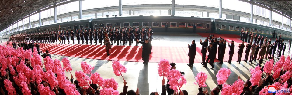  Kim Jong-un inspected a guard of honour at Pyongyang station before setting off